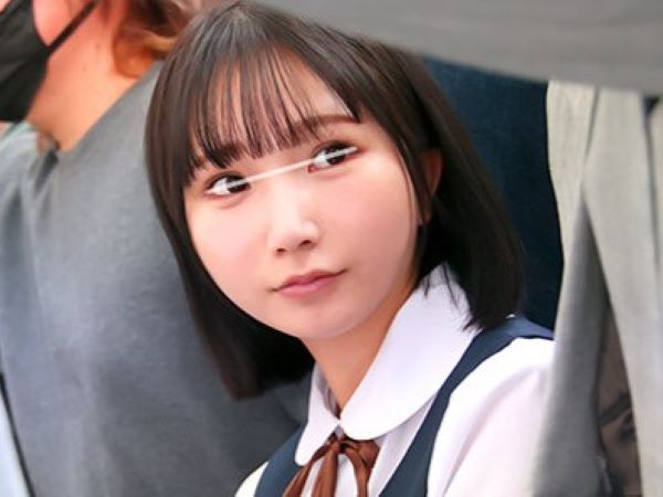 世間知らずのお嬢様を痴漢で堕とす！膝下まであるロング丈の可愛い学生服はお嬢様の証！