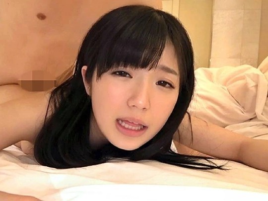 【素人】美少女が顔を崩して感じるドスケベセックス♡ロリまんこに肉棒を挿入されて一生懸命に騎乗位腰振り！